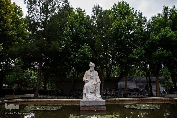 مزار حکیم ابوالقاسم فردوسی، حماسه‌سرای شاهنامه