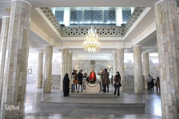 مزار حکیم ابوالقاسم فردوسی، حماسه‌سرای شاهنامه