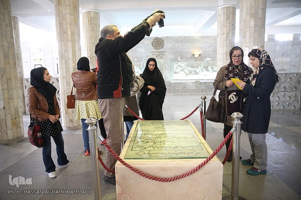 مزار حکیم ابوالقاسم فردوسی، حماسه‌سرای شاهنامه