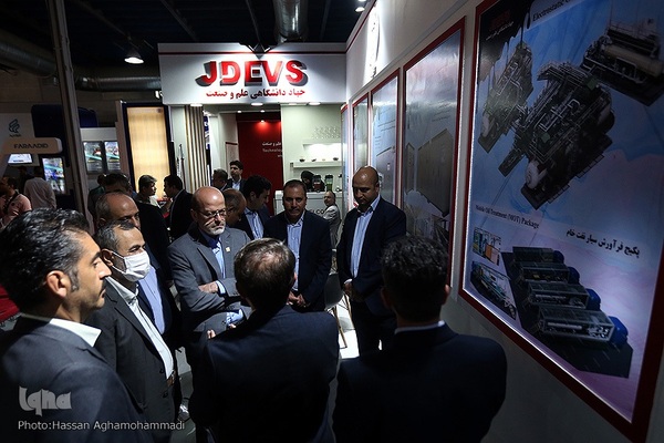 بازدید حسن مسلمی نائینی، رییس جهاددانشگاهی از نمایشگاه بین‌المللی نفت،گاز و پتروشیمی