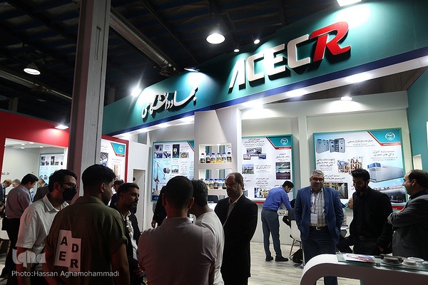 بازدید حسن مسلمی نائینی، رییس جهاددانشگاهی از نمایشگاه بین‌المللی نفت،گاز و پتروشیمی