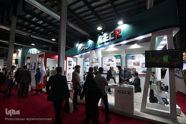 بازدید حسن مسلمی نائینی، رییس جهاددانشگاهی از نمایشگاه بین‌المللی نفت،گاز و پتروشیمی