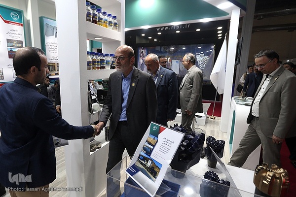 بازدید حسن مسلمی نائینی، رییس جهاددانشگاهی از نمایشگاه بین‌المللی نفت،گاز و پتروشیمی