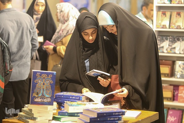 جشن امضای کتاب خاطرات دفاع مقدس