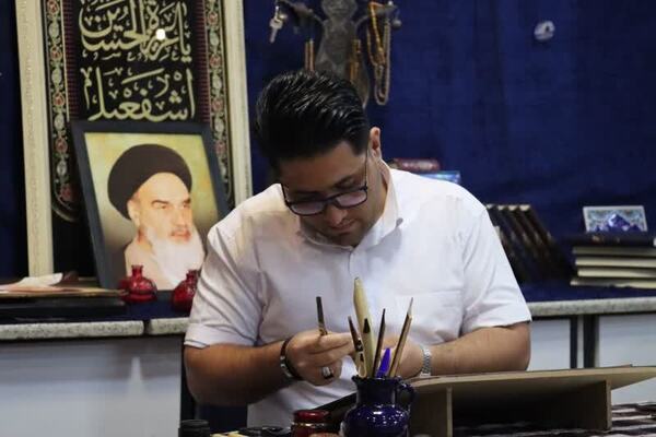 علی صادقی از اعضای انجمن خوشنویسان اسلامشهر 