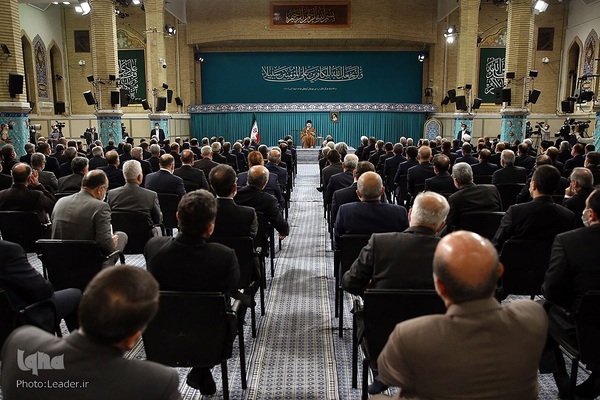 دیدار سفیران و مسئولان وزارت امور خارجه با رهبر انقلاب