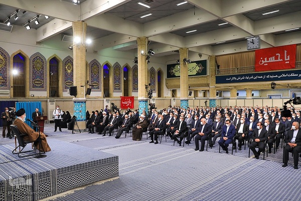 دیدار سفیران و مسئولان وزارت امور خارجه با رهبر انقلاب