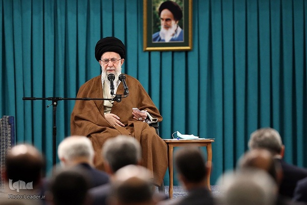 دیدار سفیران و مسئولان وزارت امور خارجه با رهبر انقلاب