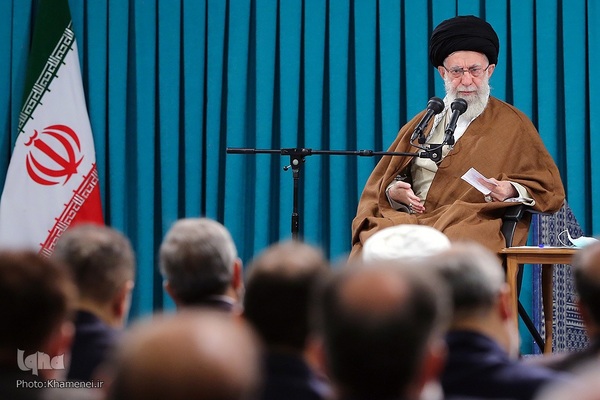 دیدار سفیران و مسئولان وزارت امور خارجه با رهبر انقلاب