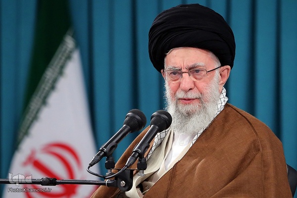 حضرت آیت‌الله خامنه‌ای، رهبر معظم انقلاب اسلامی 