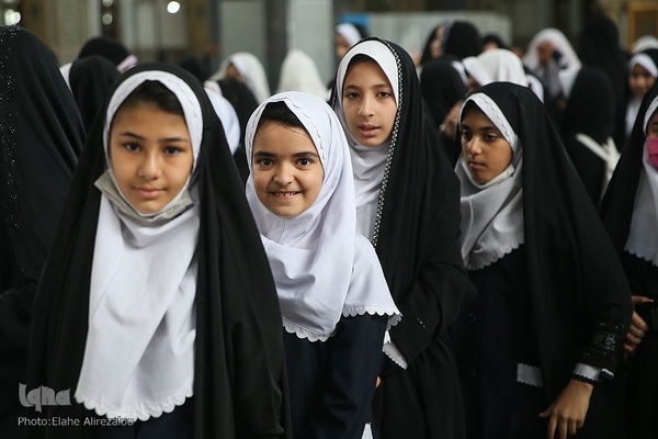 همایش بزرگ دختران کرامت