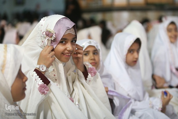 همایش بزرگ دختران کرامت