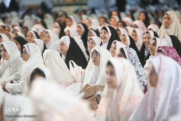 همایش بزرگ دختران کرامت