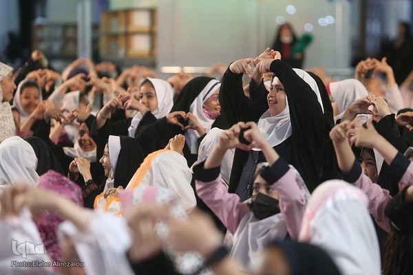 همایش بزرگ دختران کرامت