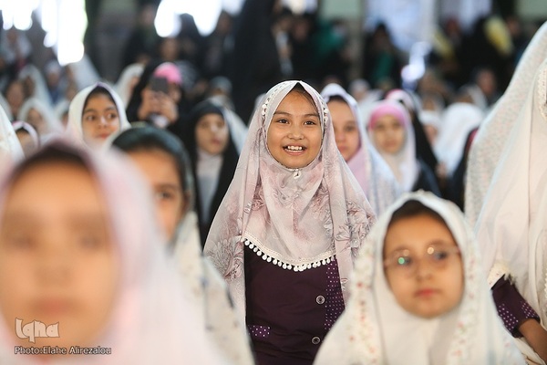 همایش بزرگ دختران کرامت