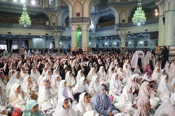 همایش بزرگ دختران کرامت