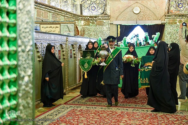 شادپیمایی دختران شیرازی در سالروز ولادت حضرت معصومه (س)