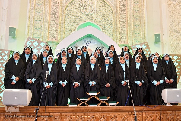 شادپیمایی دختران شیرازی در سالروز ولادت حضرت معصومه (س)