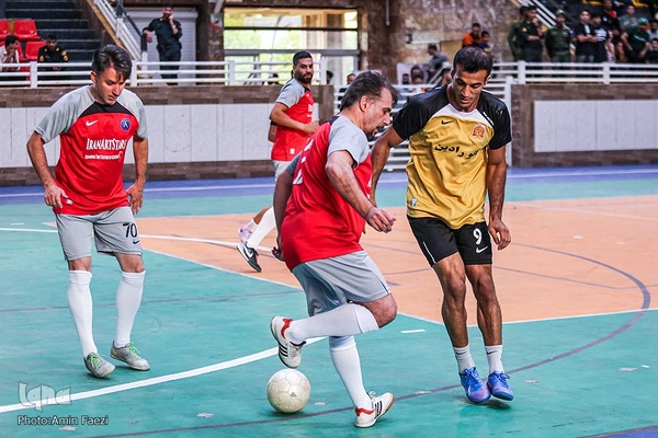 مسابقه فوتسال خیریه ستارگان هنر ایران و ستارگان شیراز‎‎