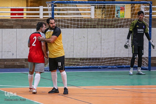 مسابقه فوتسال خیریه ستارگان هنر ایران و ستارگان شیراز‎‎