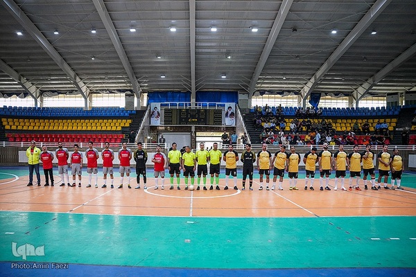 مسابقه فوتسال خیریه ستارگان هنر ایران و ستارگان شیراز‎‎