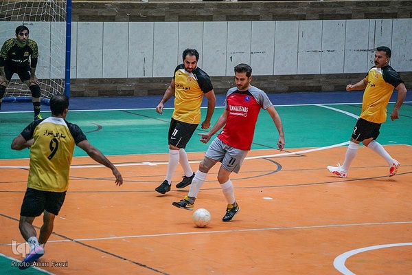 مسابقه فوتسال خیریه ستارگان هنر ایران و ستارگان شیراز‎‎