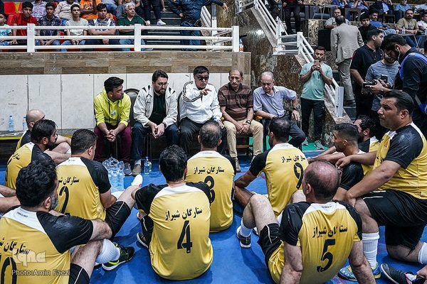 مسابقه فوتسال خیریه ستارگان هنر ایران و ستارگان شیراز‎‎