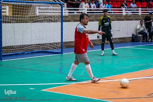 مسابقه فوتسال خیریه ستارگان هنر ایران و ستارگان شیراز‎‎