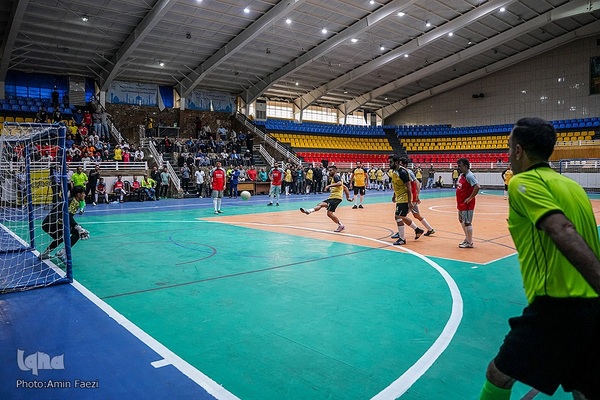 مسابقه فوتسال خیریه ستارگان هنر ایران و ستارگان شیراز‎‎