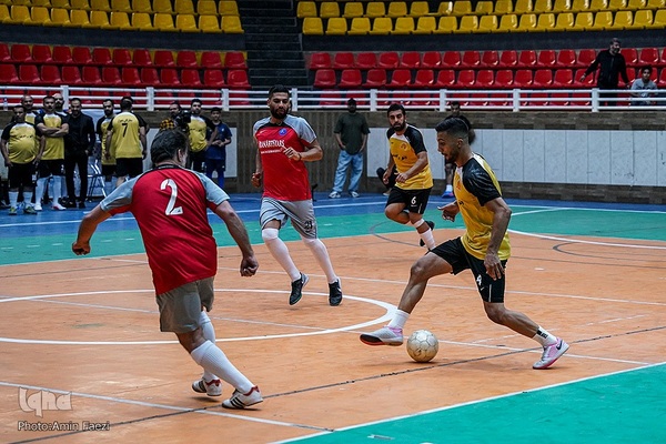 مسابقه فوتسال خیریه ستارگان هنر ایران و ستارگان شیراز‎‎