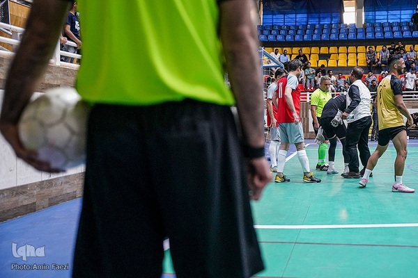 مسابقه فوتسال خیریه ستارگان هنر ایران و ستارگان شیراز‎‎