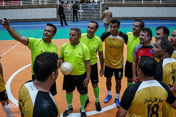 مسابقه فوتسال خیریه ستارگان هنر ایران و ستارگان شیراز‎‎