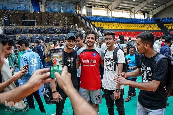 مسابقه فوتسال خیریه ستارگان هنر ایران و ستارگان شیراز‎‎