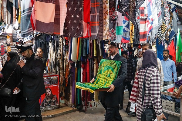 کاروان زیر سایه خورشید در بازار وکیل شیراز