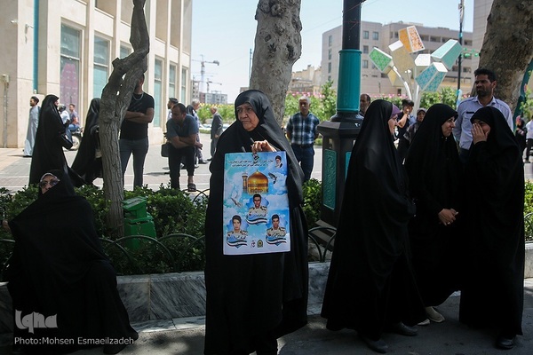 تشییع پیکر شهدای مرزبان در مشهد