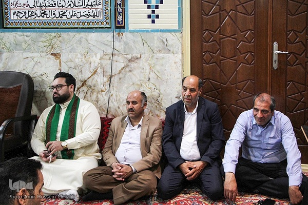 محفل شبی با قرآن در شهر شاهدیه یزد