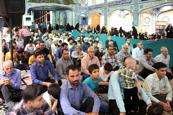 محفل شبی با قرآن در شهر شاهدیه یزد