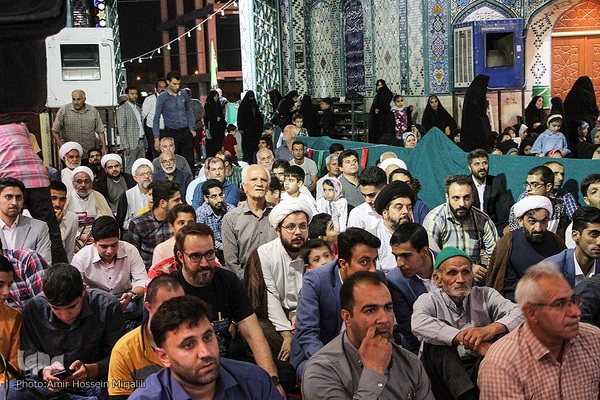 محفل شبی با قرآن در شهر شاهدیه یزد