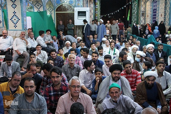 محفل شبی با قرآن در شهر شاهدیه یزد