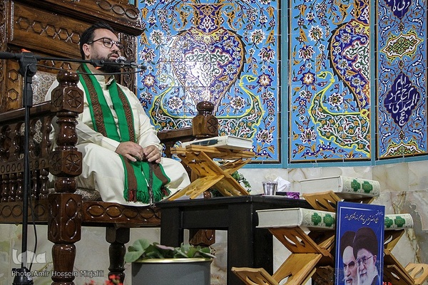 محفل شبی با قرآن در شهر شاهدیه یزد