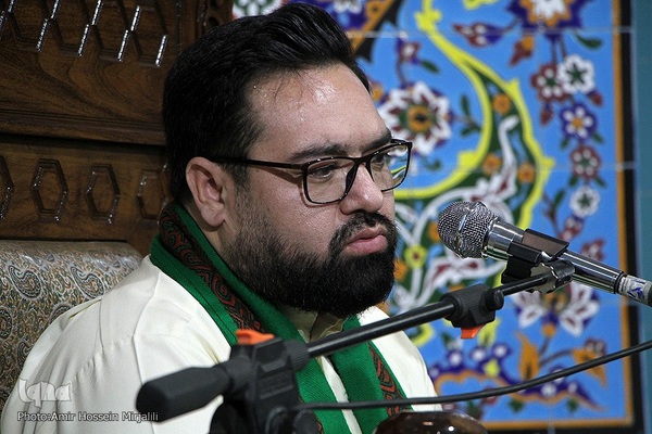 محفل شبی با قرآن در شهر شاهدیه یزد