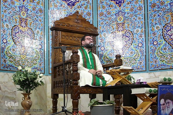 محفل شبی با قرآن در شهر شاهدیه یزد