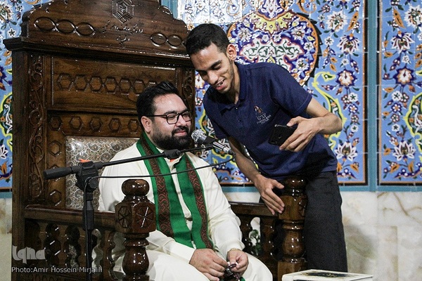 محفل شبی با قرآن در شهر شاهدیه یزد