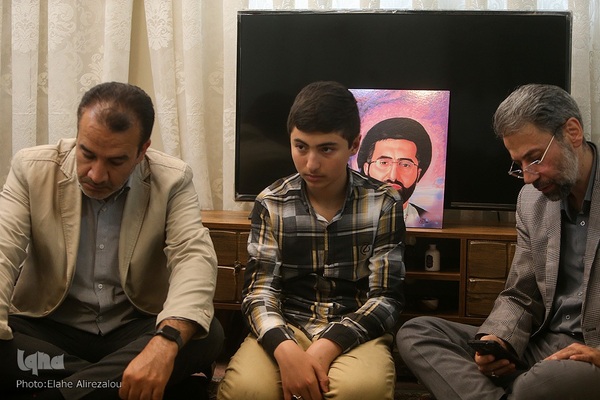 دیدار قرآنیان پیرو مکتب شهید سلیمانی و جمعی از مدیران جهاددانشگاهی با خانواده شهید تقوی