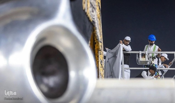 پوشش کعبه مقدس به منظور آمادگی برای موسم حج