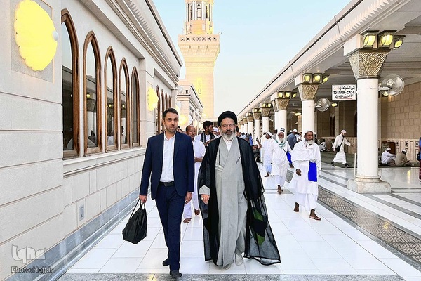 
حضور سرپرست حجاج ایرانی در مسجد النبی
