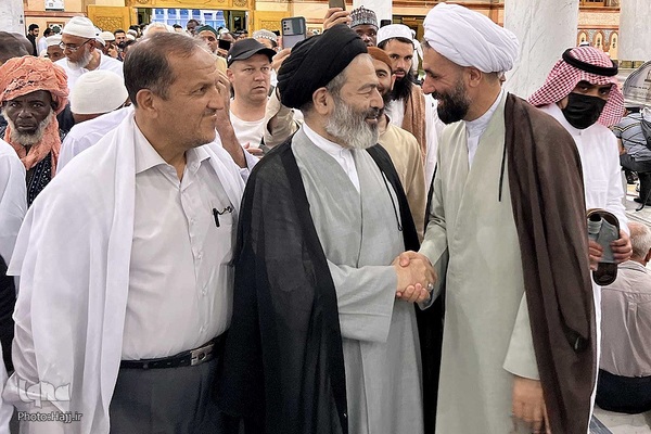 
حضور سرپرست حجاج ایرانی در مسجد النبی
