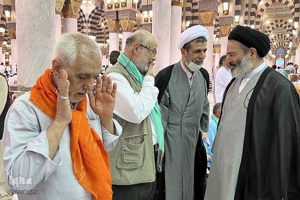 
حضور سرپرست حجاج ایرانی در مسجد النبی
