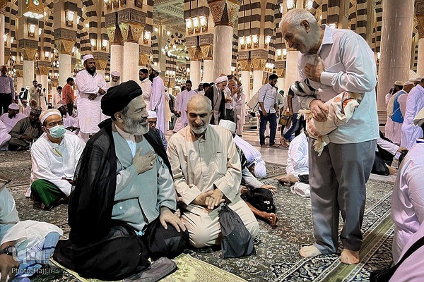 
حضور سرپرست حجاج ایرانی در مسجد النبی
