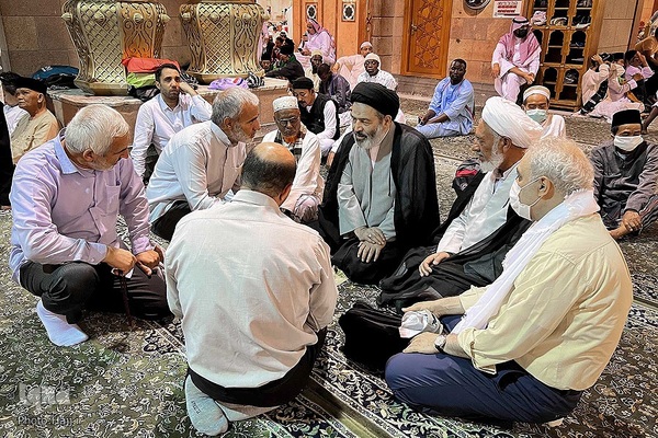 
حضور سرپرست حجاج ایرانی در مسجد النبی
